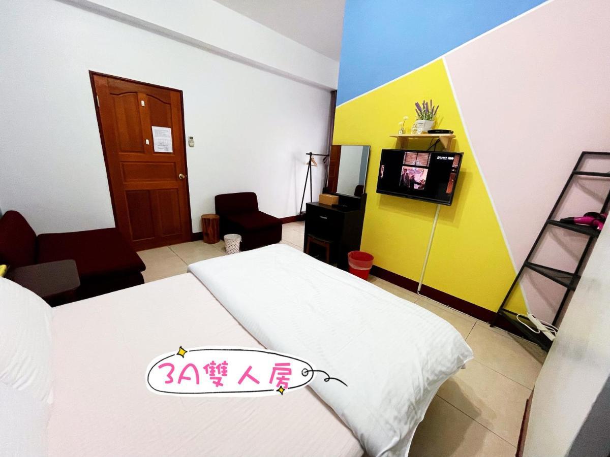 Ferienwohnung A Lot Of Music And Breakfast T'ai-tung Exterior foto