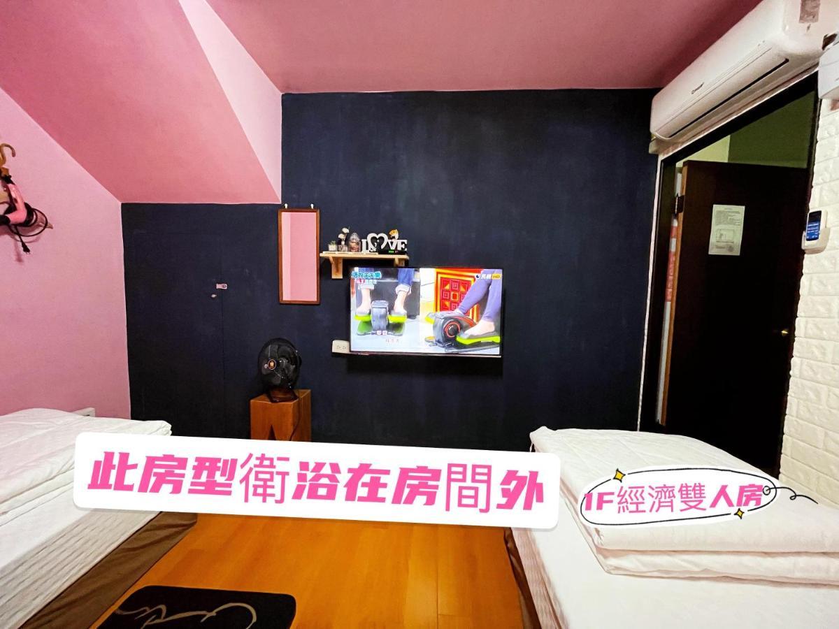 Ferienwohnung A Lot Of Music And Breakfast T'ai-tung Exterior foto